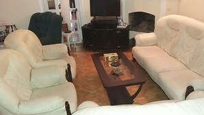 Unclassified image, 2 of 16, button - Shamrock Hostel 18 (Yerevan)