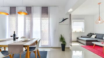 Căn hộ, 1 phòng ngủ, quang cảnh biển (A2) | Khu vực ăn uống tại phòng