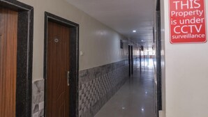 Hallway - HOTEL OM PALACE (Mawal)