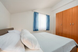 Apartment (A2) | 1 bedroom, desk, free WiFi, bed sheets - Apartments Pavlak (Vir)
