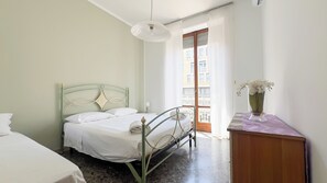 2 bedrooms, soundproofing, iron/ironing board, free WiFi