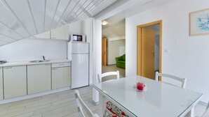 Apartment, 1 Bedroom (A3) | Private kitchenette | Fridge, stovetop, electric kettle, toaster - Apartments Liovic (Vir)