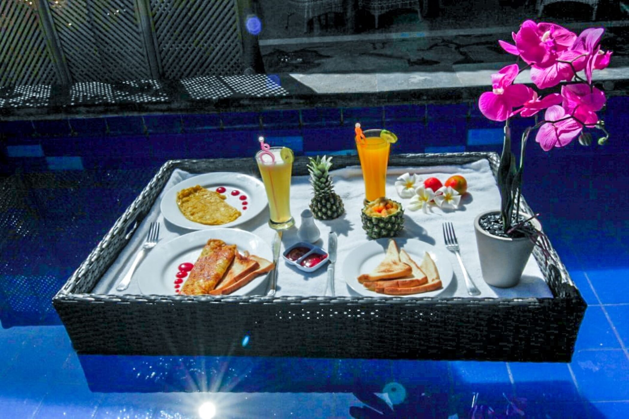 Daily cooked-to-order breakfast (IDR 40000 per person)