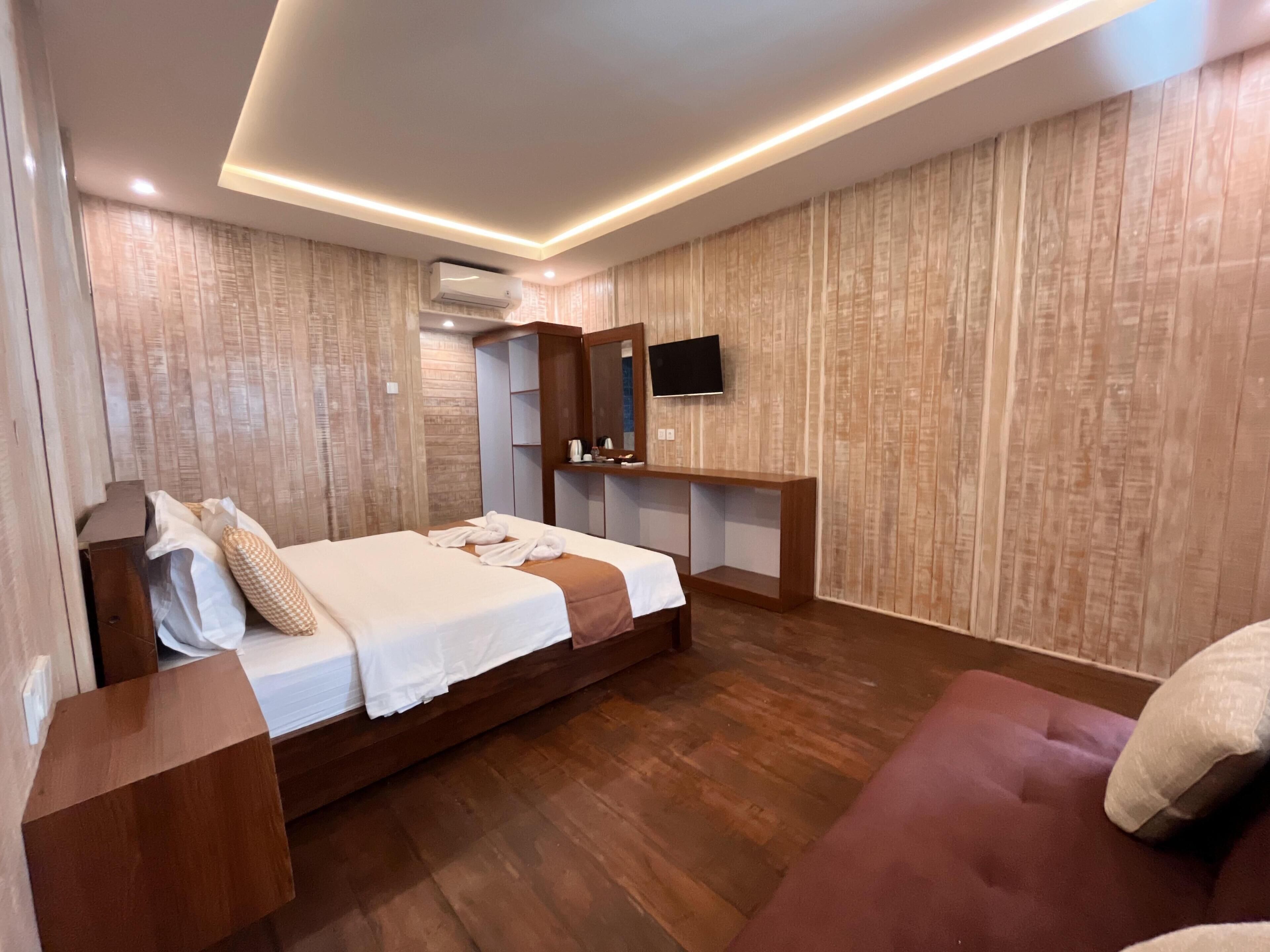 Bungalow Deluxe | Premium bedding, desk, laptop workspace, soundproofing