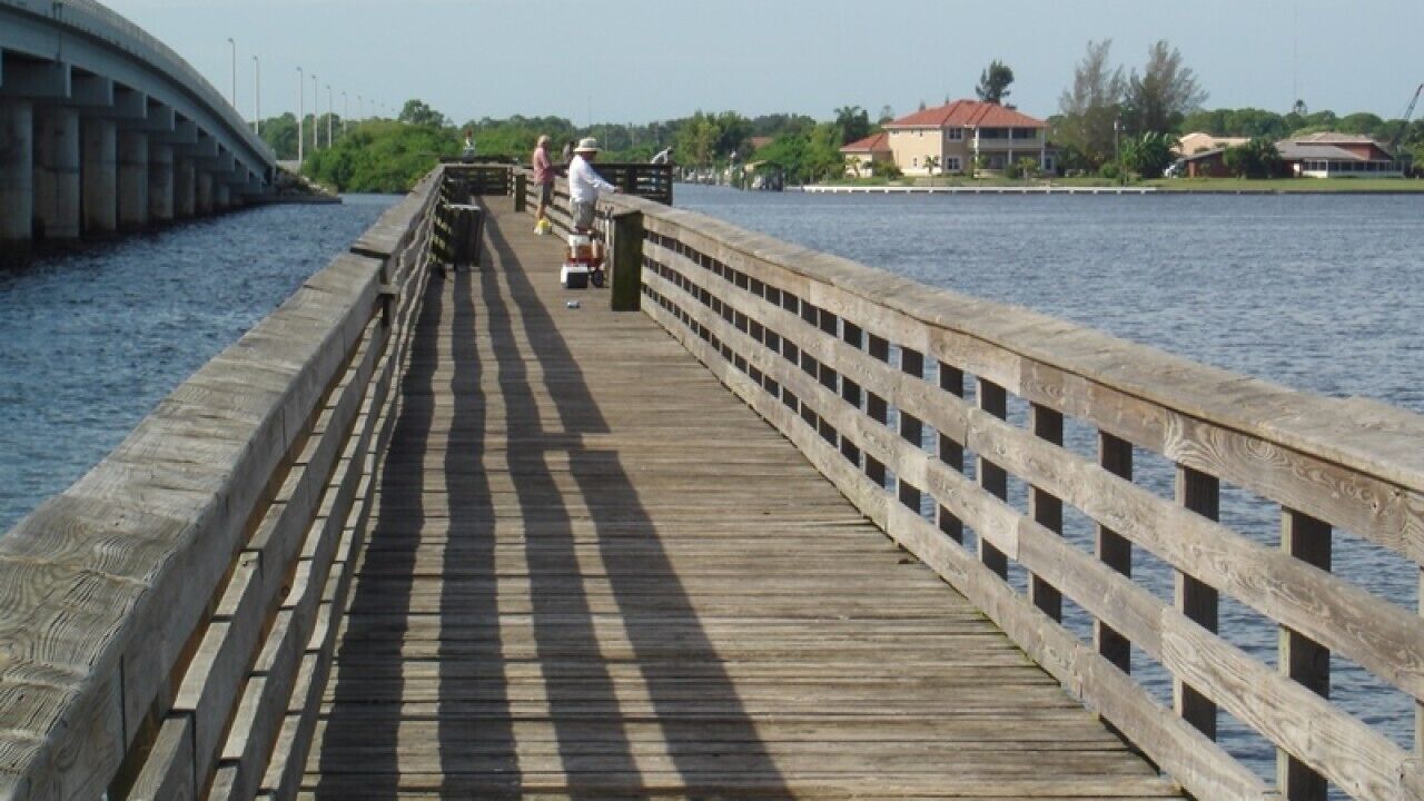 Englewood Beach house, heated pool on Canal