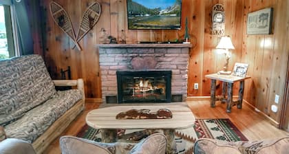 Cabin with Personal Hot Tub - Perfect for the Whole Family