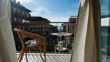 Căn hộ, 2 phòng ngủ | Ban công