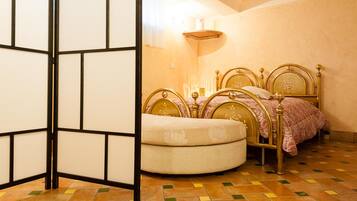 Studio, 1 queensize bed met slaapbank | Luxe beddengoed, gratis wifi, beddengoed