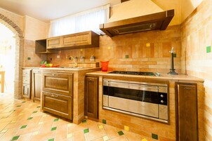 开间, 1 张大床和 1 张沙发床 | 私人厨房 | 冰箱、微波炉（如有要求）、烤箱、炉灶