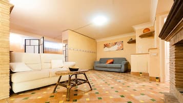 Studio, 1 Queen Bed with Sofa bed | Living area | LCD TV