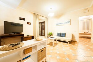 Appartamento, 3 camere da letto | Area soggiorno | TV LCD