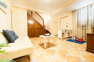 Appartamento, 3 camere da letto | Area soggiorno | TV LCD