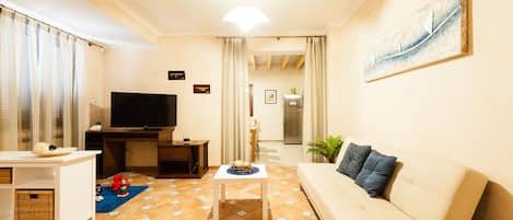 Apartment, 3 Bedrooms | Living area