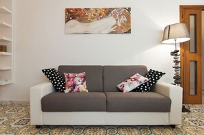 Apartment, 2 Schlafzimmer | Wohnbereich | LCD-Fernseher