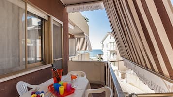 Apartment, 2 Bedrooms | Terrace/patio