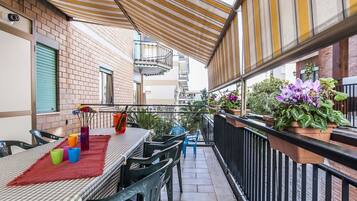 Apartment, 3 Schlafzimmer | Terrasse/Patio