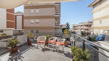 Apartment, 3 Schlafzimmer | Terrasse/Patio