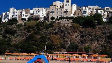 Private beach nearby, white sand, sun loungers, beach umbrellas