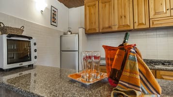 Apartment, 2 Bedrooms | Private kitchen | Fridge, microwave, stovetop, espresso maker