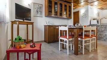 Apartment, 2 Bedrooms | Private kitchen | Fridge, microwave, stovetop, espresso maker