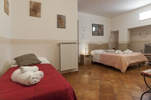 5 bedrooms, premium bedding, desk, free WiFi