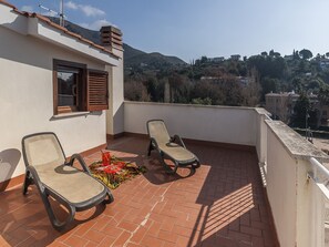 Apartment, 4 Bedrooms | Terrace/patio