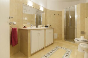 Studio | Bathroom | Shower, free toiletries, hair dryer, bidet - Casa Vacanza Limonaia Loft (Sperlonga)