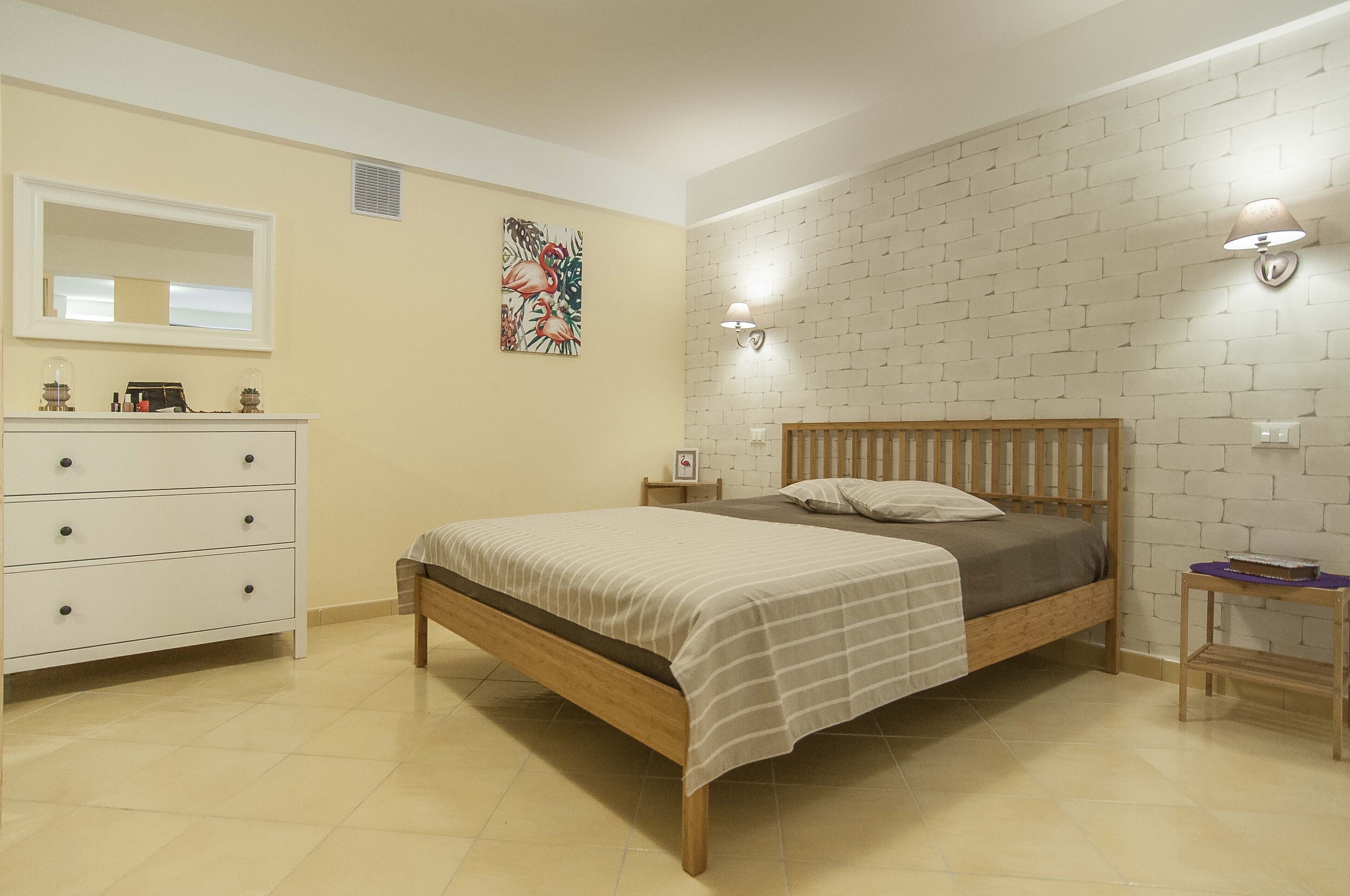 Studio | Premium bedding, free WiFi, bed sheets