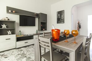 Apartment, 2 Bedrooms | In-room dining - Casa Vacanza Eolo (Sperlonga)
