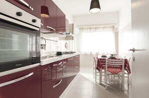 Apartment, 2 Bedrooms | Private kitchen | Fridge, microwave, oven, stovetop - Casa Vacanza Eolo (Sperlonga)