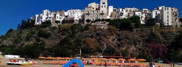 Spiaggia privata nelle vicinanze, sabbia bianca, lettini da mare