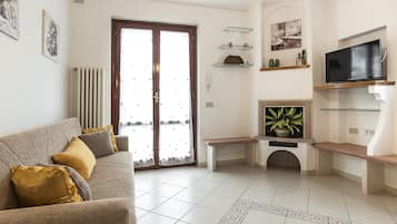 Apartment, 4 Bedrooms | Living room | LCD TV