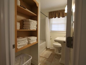 Combined shower/tub, hair dryer, towels, toilet paper -  2 Bedroom Ranch house , Southend, pet friendly home with fenced in yard!! (Charlotte)