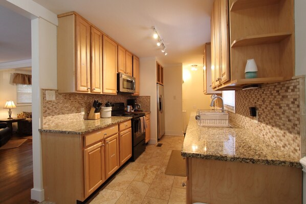 Fridge, microwave, oven, stovetop -  2 Bedroom Ranch house , Southend, pet friendly home with fenced in yard!! (Charlotte)