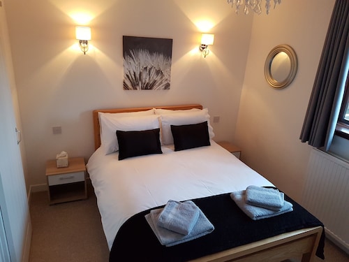 Strawberrybank, Longforgan, Near Dundee.  Great base for exploring Scotland