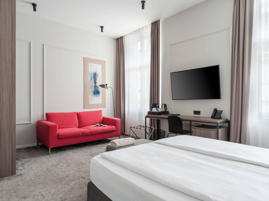 Superior kamer, 1 kingsize bed | Een minibar, een kluis op de kamer, verduisterende gordijnen