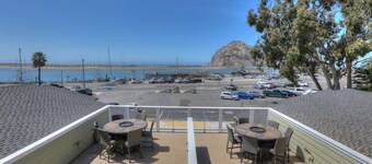 Salty Sisters Suites at Morro Rock - large suite with rock view