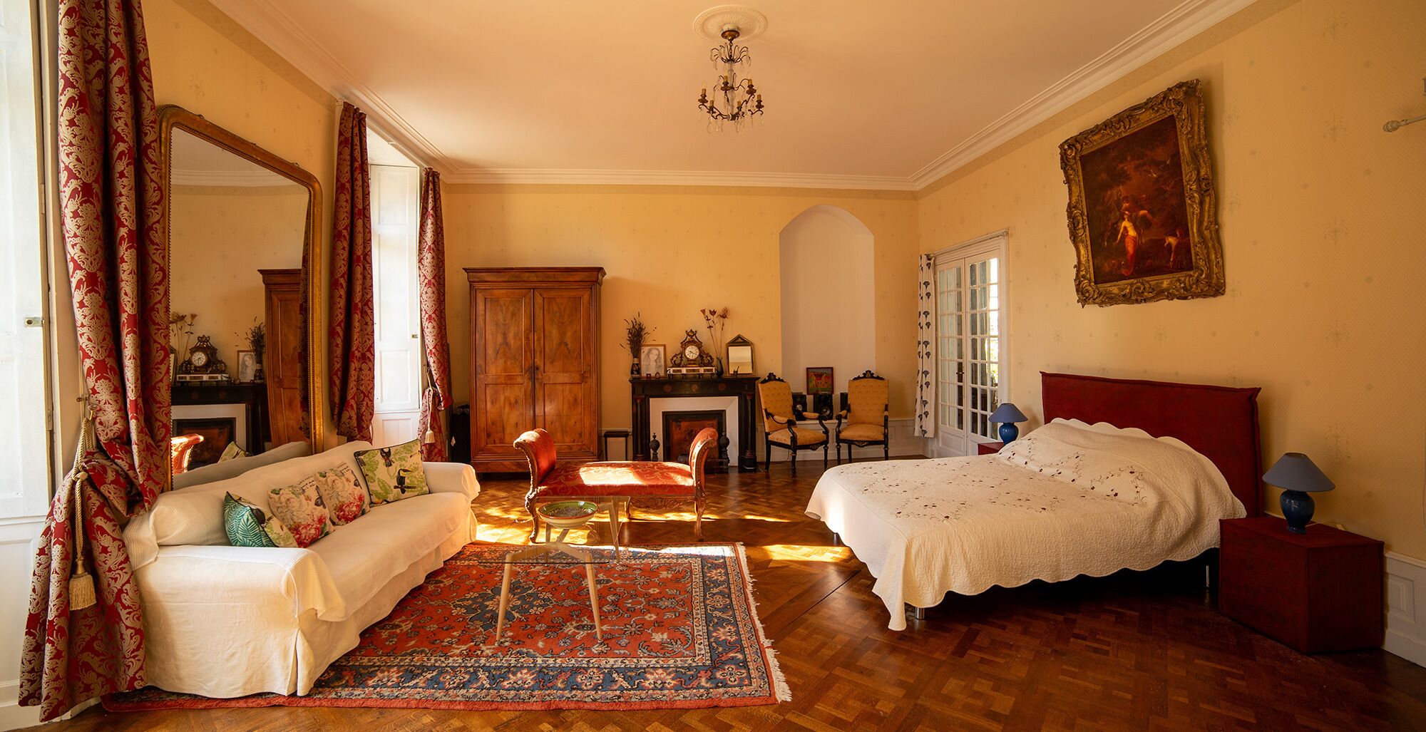 1 Schlafzimmer, Schreibtisch, Bügeleisen/Bügelbrett, Reisekinderbett
