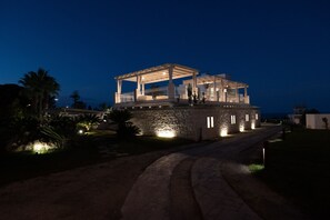 Front of property – evening/night - San Lorenzo Boutique Hotel & SPA (Polignano a Mare)