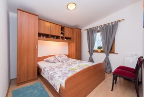 3 habitaciones, decoración personalizada y muebles diferentes 