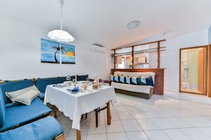 Apartment, 3 Bedrooms A1 | Living area