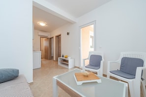 Apartment, 2 Schlafzimmer (A3) | Wohnbereich