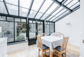 Luxury Apartment | Terrace/patio