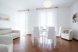 Apartment, 2 Bedrooms | Living area