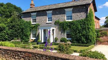 واجهة المنشأة