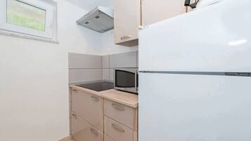Apartment, 2 Bedrooms A1 | Eigene Küche | Großer Kühlschrank, Mikrowelle, Herdplatte