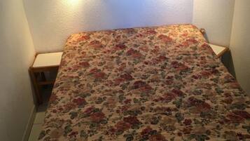 1 sovrum, vÀrdeförvaringsskÄp pÄ rummet, gratis wi-fi och sÀngklÀder