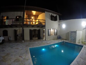 Piscine extérieure, piscine chauffée