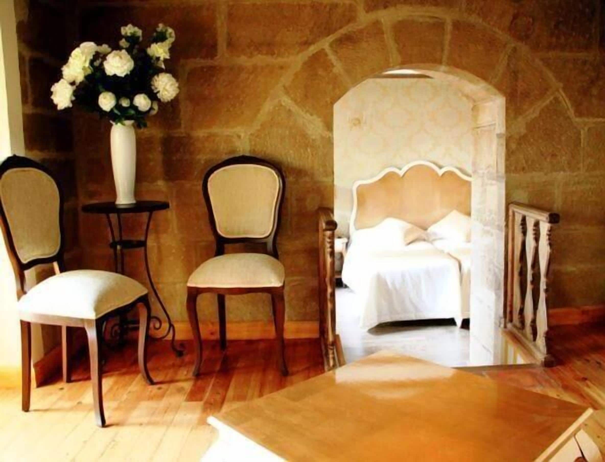 1 bedroom, premium bedding, down duvets, minibar