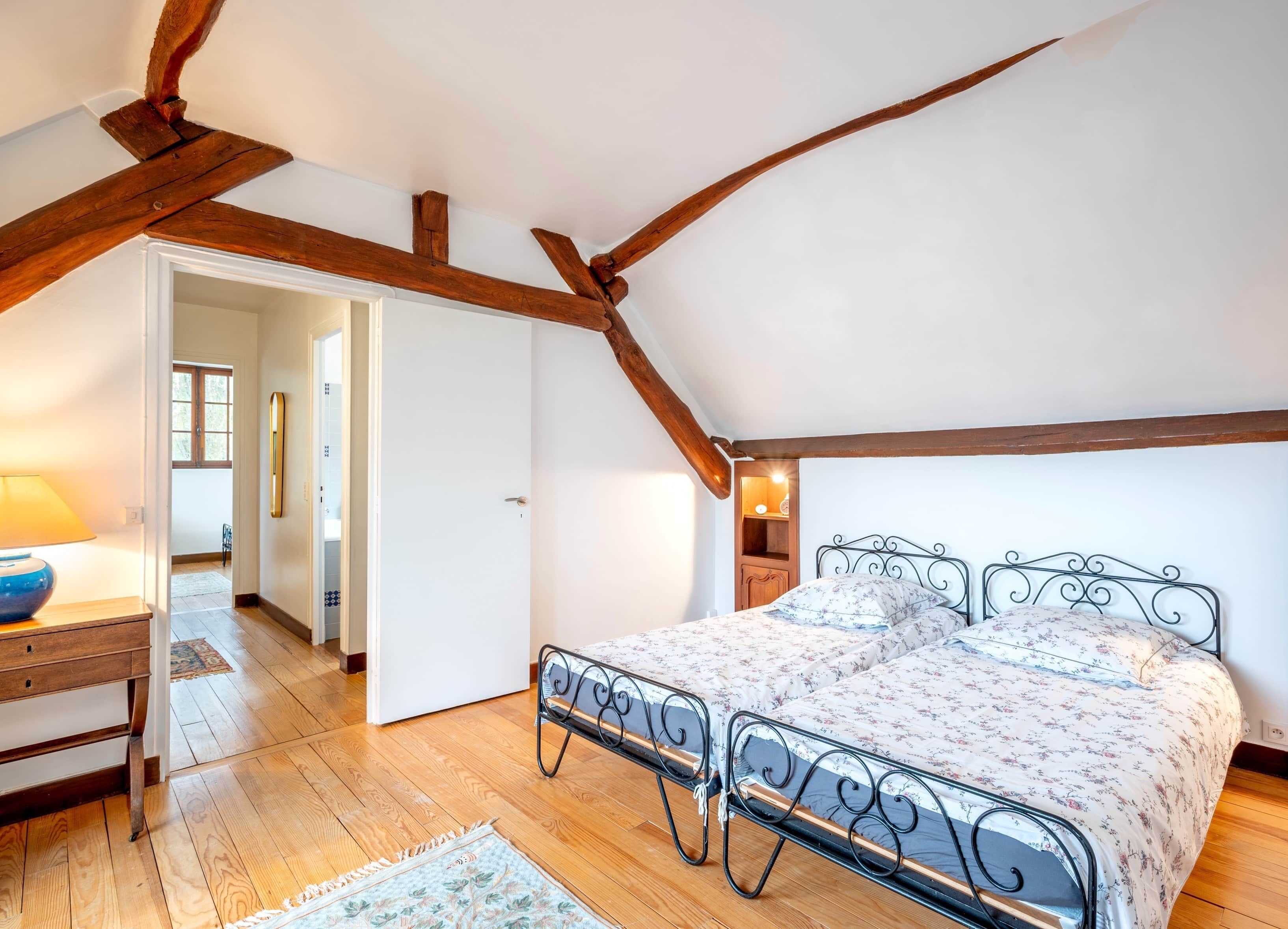 3 habitaciones, tabla de planchar con plancha y wifi 